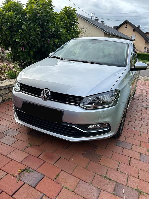 Silber Gebraucht 2017 VW Polo Sound Kleinwagen | 13.500 € (Fairer Preis) - Bild 1/4