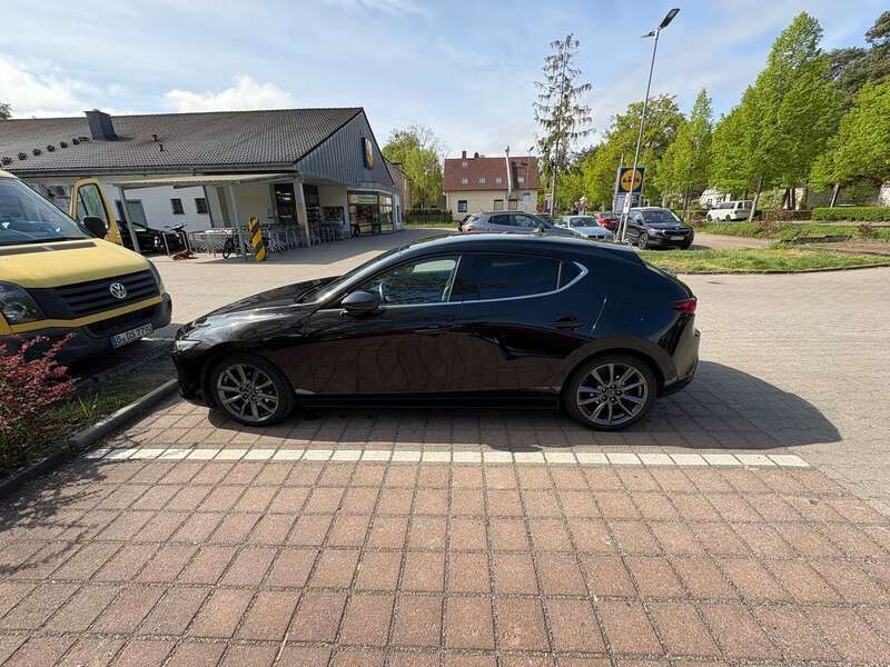 Schwarz Gebraucht 2019 Mazda 3 Selection Limousine | 17.500 € (Fairer Preis) - Bild 1/4
