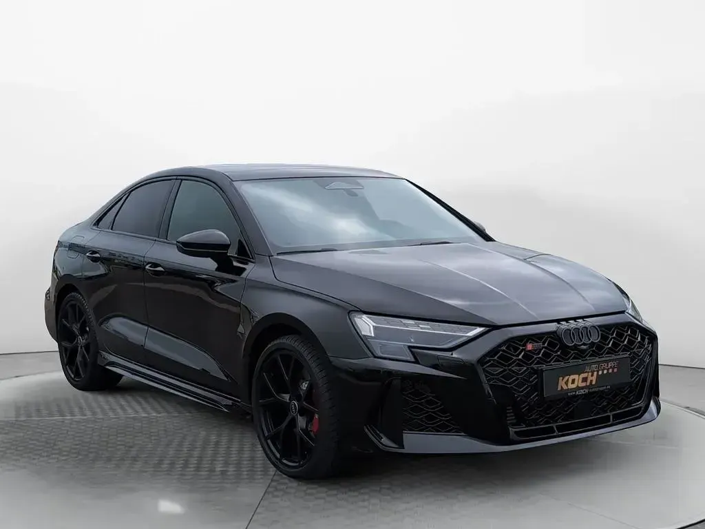Neu Audi RS3 Sport 400 PS (294 kW) 2026 Schwarz Limousine