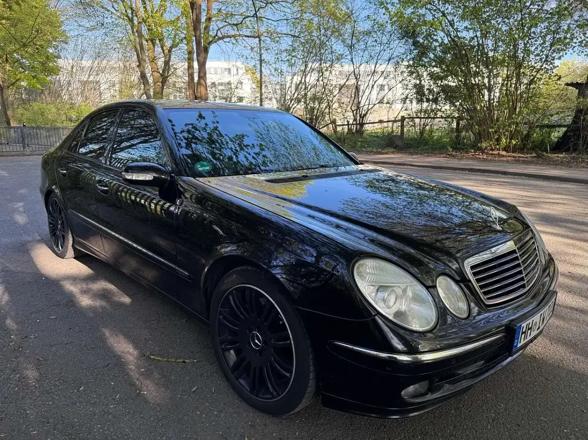 Gebraucht Mercedes E280 231 PS (169 kW) 2005 Schwarz Limousine