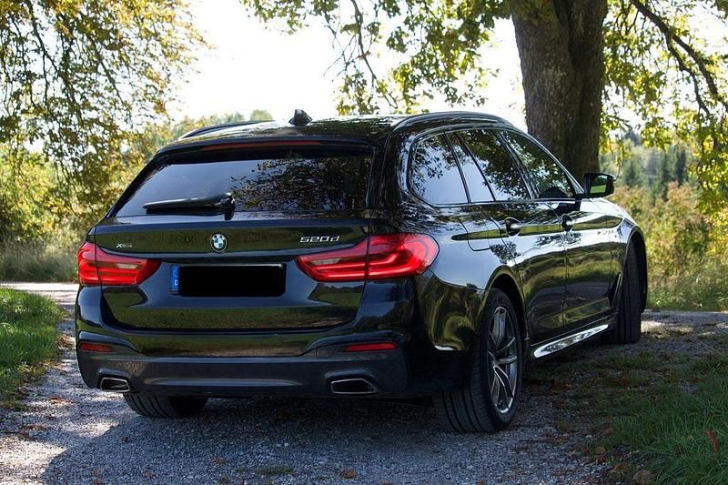 Gebraucht BMW 520 Performance 190 PS (139 kW) 2018 Schwarz Kombi