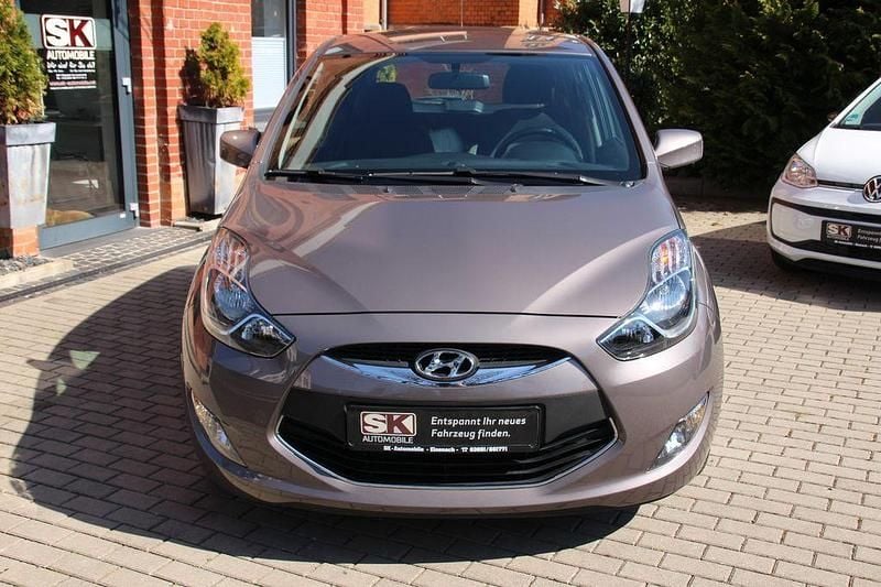 Gebraucht Hyundai ix20 125 PS (91 kW) 2013 Braun Kleinwagen