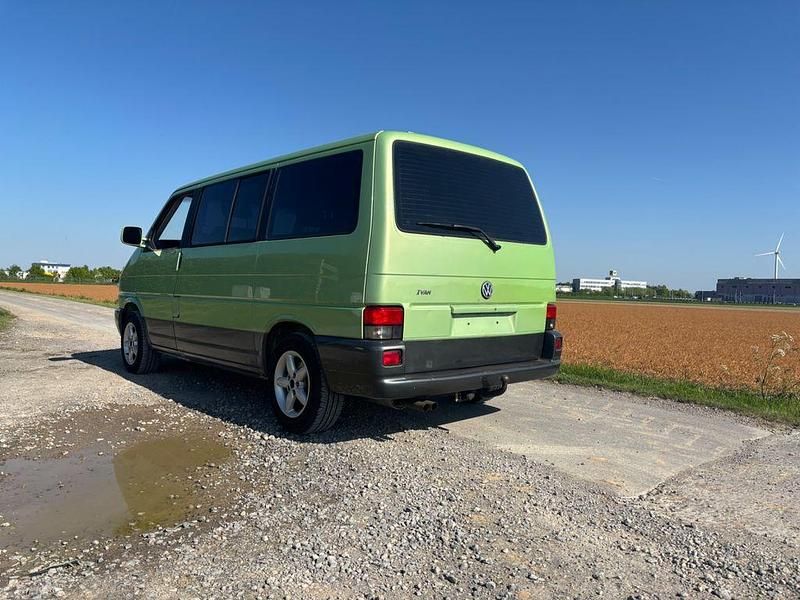 Usado VW Multivan 140 HP (102 kW) 1998 Verde Monovolume