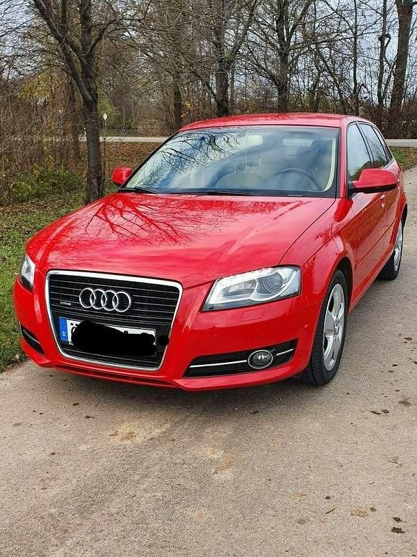 Rot Gebraucht 2010 Audi A3 Sportback Attraction Kombi | 3.400 € (Superpreis) - Bild 1/4