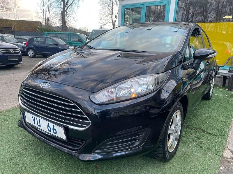 Gebraucht Ford Fiesta Trend 101 PS (74 kW) 2013 Schwarz Kleinwagen