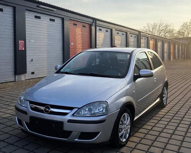 Usata Opel Corsa 60 CV (44 kW) 2006 Argento Utilitaria