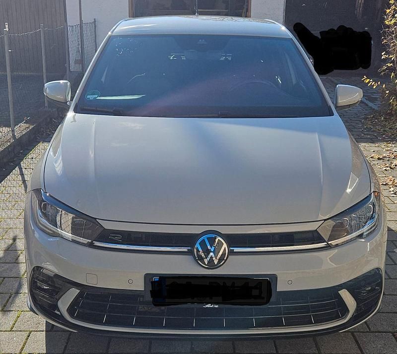 Grau Gebraucht 2023 VW Polo R-line Kleinwagen | 22.500 € (Etwas zu teuer) - Bild 1/4