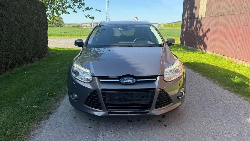 Brugt Ford Focus Titanium 125 HK (91 kW) 2012 Brun Sedan