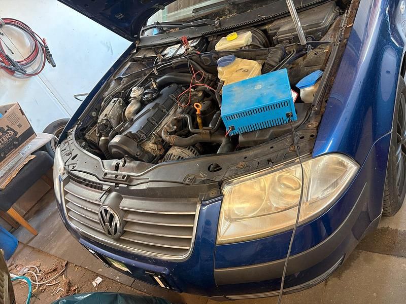 Gebraucht VW Passat 105 PS (77 kW) 2002 Blau Kombi