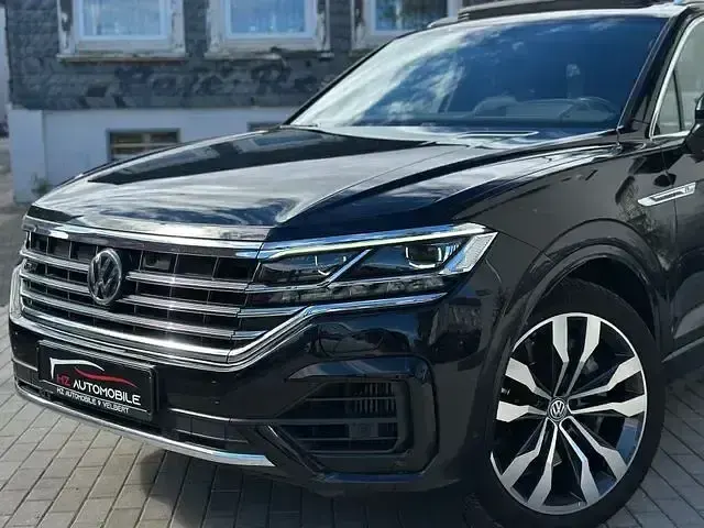 Gebraucht VW Touareg Elegance 422 PS (310 kW) 2019 Deep black perleffekt SUV