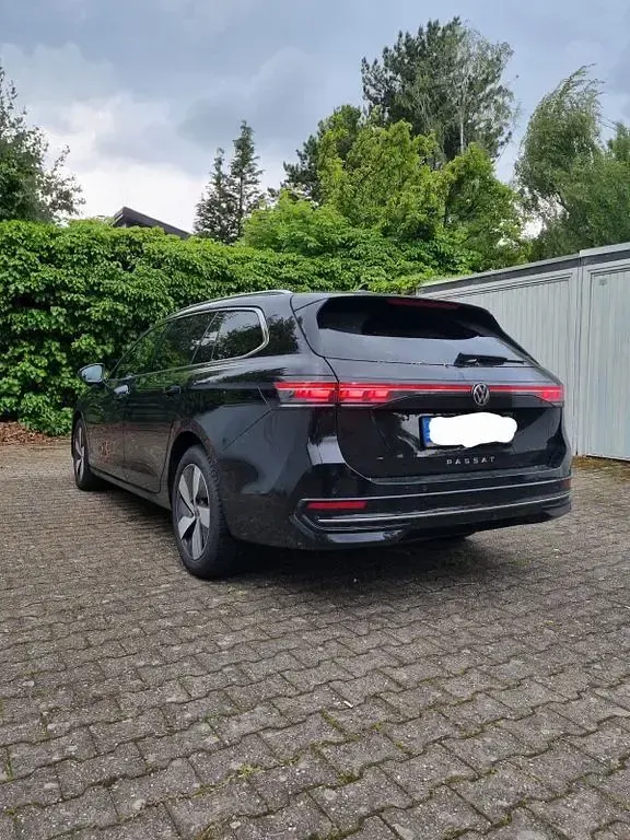 Usata VW Passat Elegance 150 CV (110 kW) 2025 Nero Station wagon