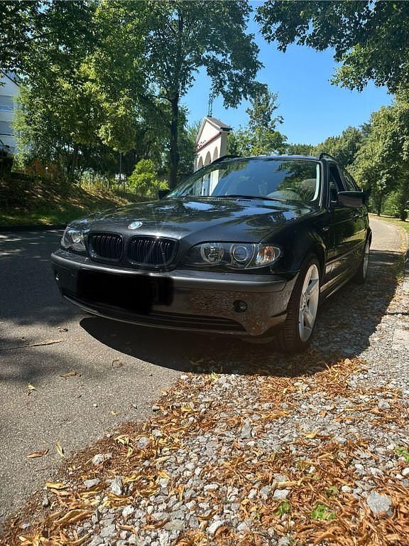 Schwarz Gebraucht 2004 BMW 318 Kombi | 2.900 € (Fairer Preis) - Bild 1/4