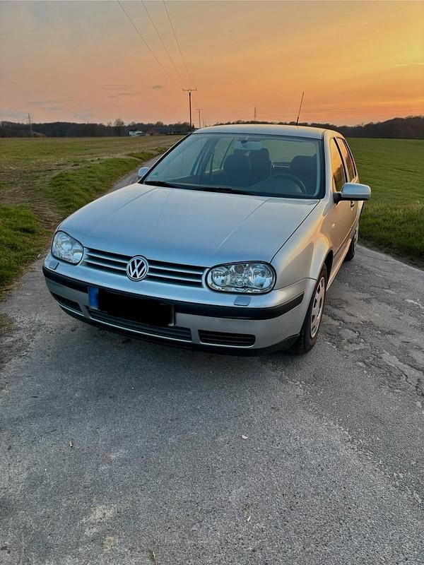 Gebraucht VW Golf IV 75 PS (55 kW) 2002 Silber Kleinwagen