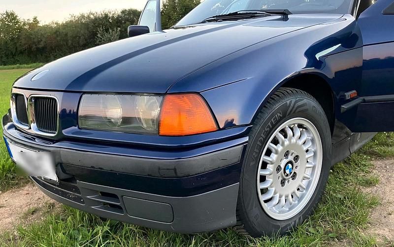 Blau Gebraucht 1996 BMW 316 Limousine | 3.600 € (Etwas zu teuer) - Bild 1/4