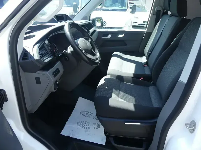 Gebraucht VW T7 204 PS (150 kW) 2024 Candyweiß Van