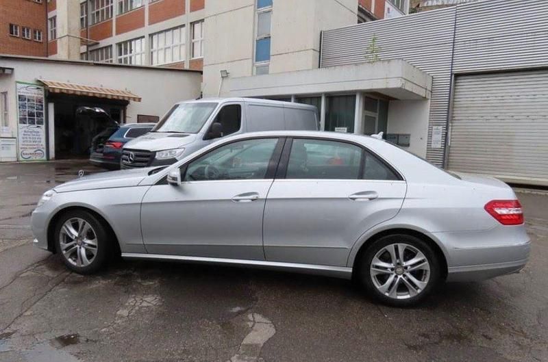 Gebraucht Mercedes E200 Avantgarde 184 PS (135 kW) 2013 Silber Limousine
