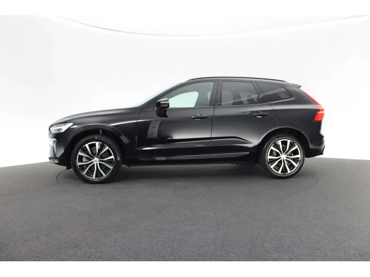 Gebraucht Volvo XC60 Plus 197 PS (144 kW) 2024 Schwarz SUV
