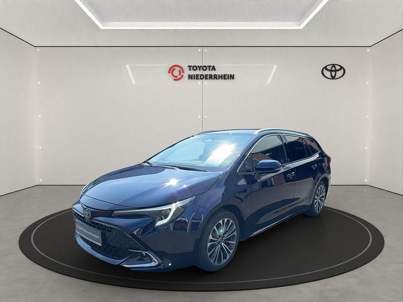 Blau Gebraucht 2024 Toyota Corolla Team Kombi | 27.970 € (Fairer Preis) - Bild 1/4