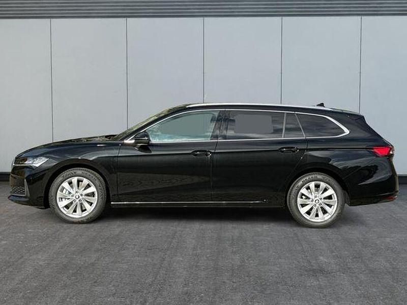 Gebraucht Skoda Superb Selection 193 PS (141 kW) 2025 Onyxschwarz metallic Kombi