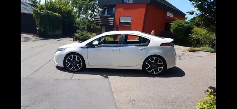 Gebraucht Opel Ampera 150 PS (110 kW) 2012 Weiß Kleinwagen