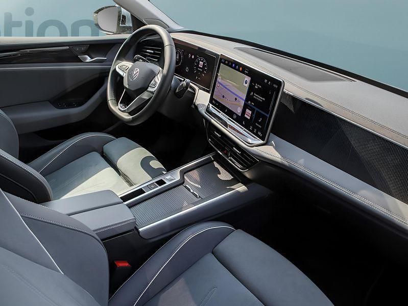 Gebraucht VW Passat 150 PS (110 kW) 2024 Silber Kombi