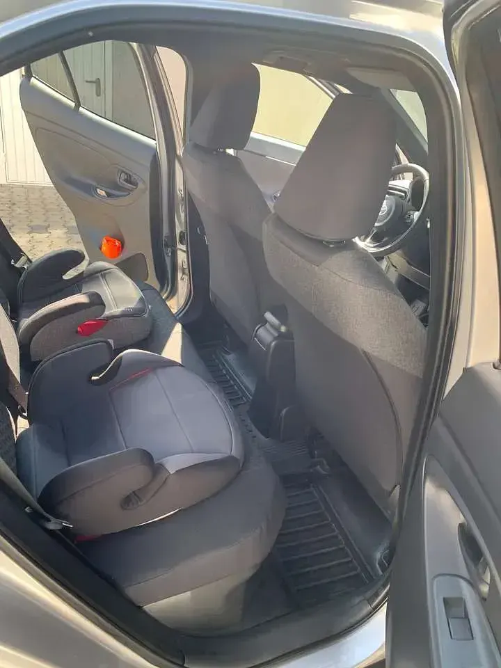 Gebraucht Toyota Yaris Cross Team 131 PS (96 kW) 2025 Silber SUV