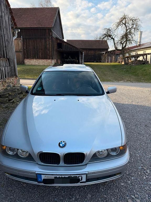 Gebraucht BMW 520 170 PS (125 kW) 2001 Silber Limousine
