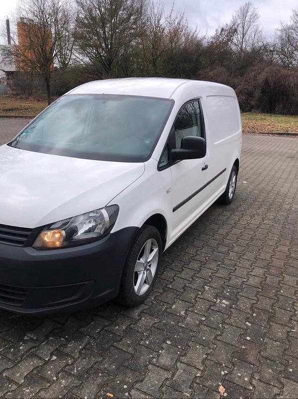 Second-hand VW Caddy 102 CP (75 kW) 2012 Alb Monovolum