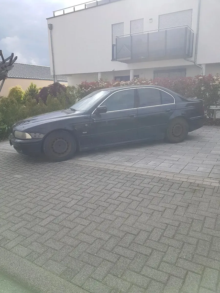 Second-hand BMW 520 170 CP (125 kW) 2001 Negru Berlinǎ