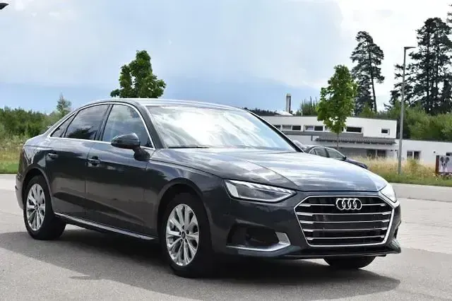 Gebraucht Audi A4 Advanced 204 PS (150 kW) 2022 Manhattangrau metallic Limousine