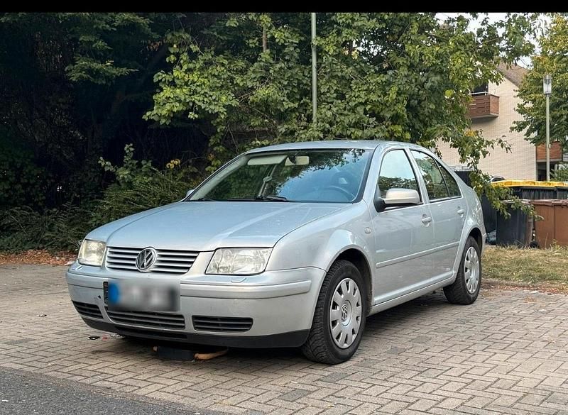Grau Gebraucht 2000 VW Bora Limousine | 1.999 € - Bild 1/2