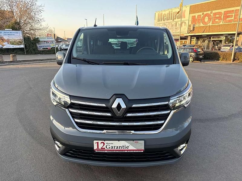 Gebraucht Renault Trafic Life 150 PS (110 kW) 2022 Städtisches grau Van / Kleinbus