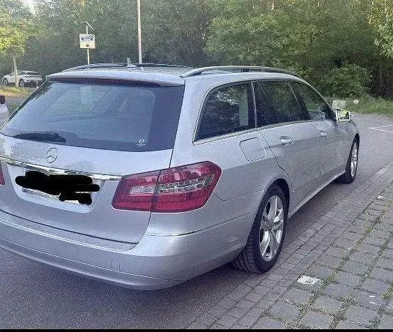 Gebraucht Mercedes E200 184 PS (135 kW) 2010 Silber Limousine