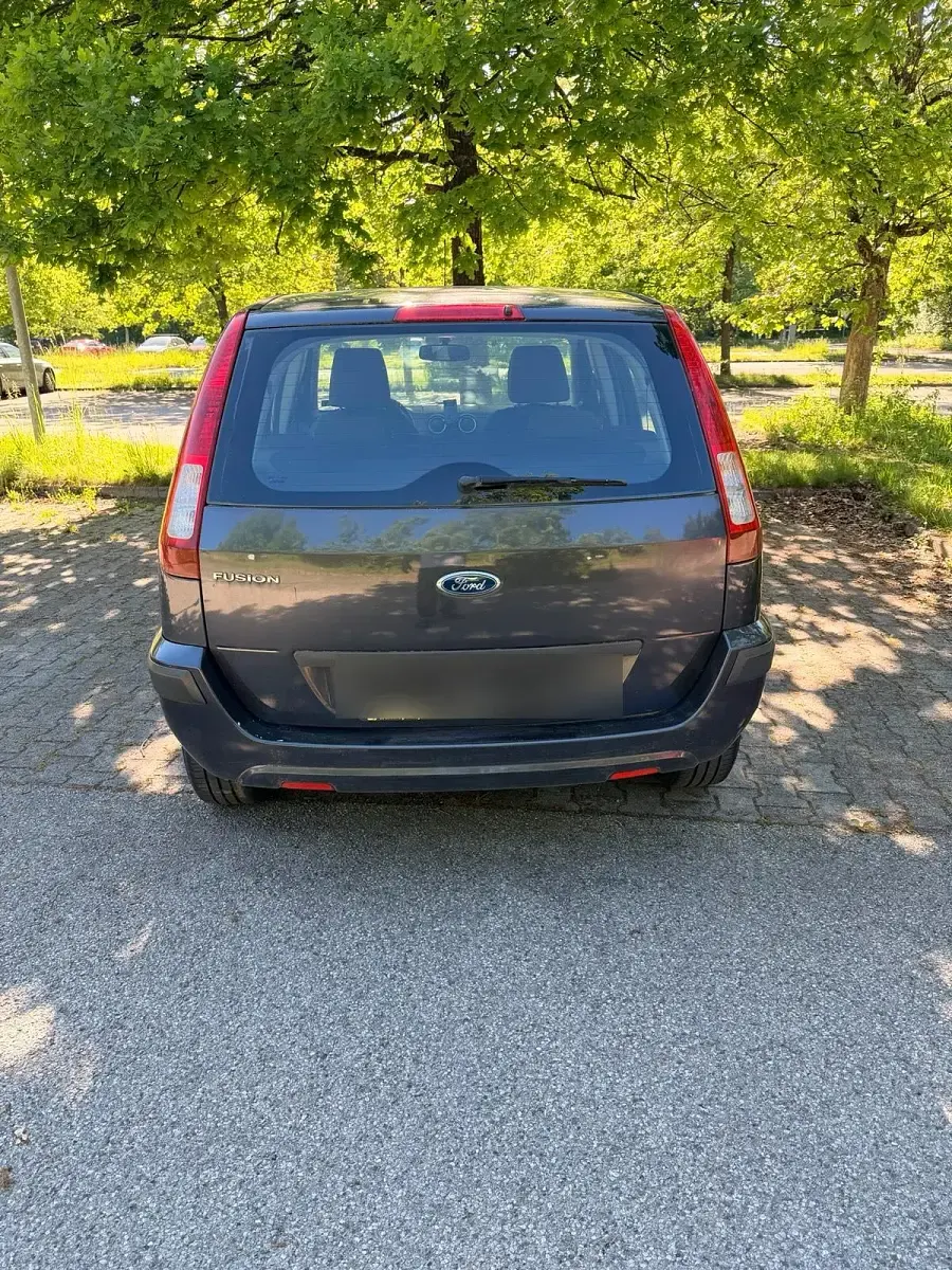 Gebraucht Ford Fusion 80 PS (58 kW) 2008 Schwarz Kleinwagen