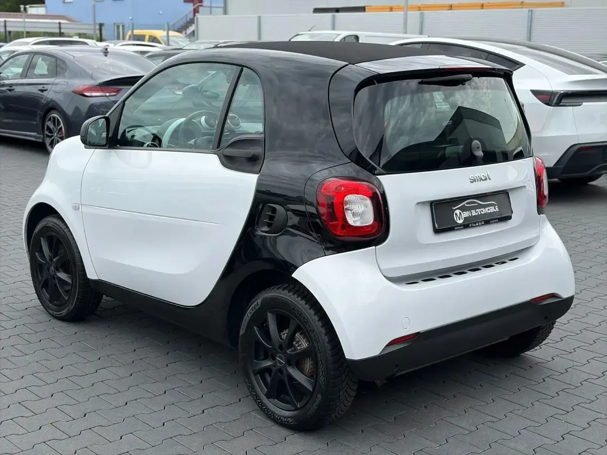 Gebraucht Smart ForTwo Coupé 71 PS (52 kW) 2019 Schwarz Coupé
