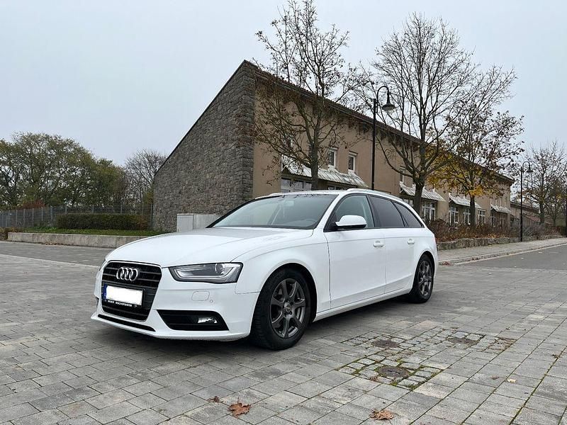 Weiß Gebraucht 2015 Audi A4 Performance Kombi | 12.490 € (Fairer Preis) - Bild 1/4