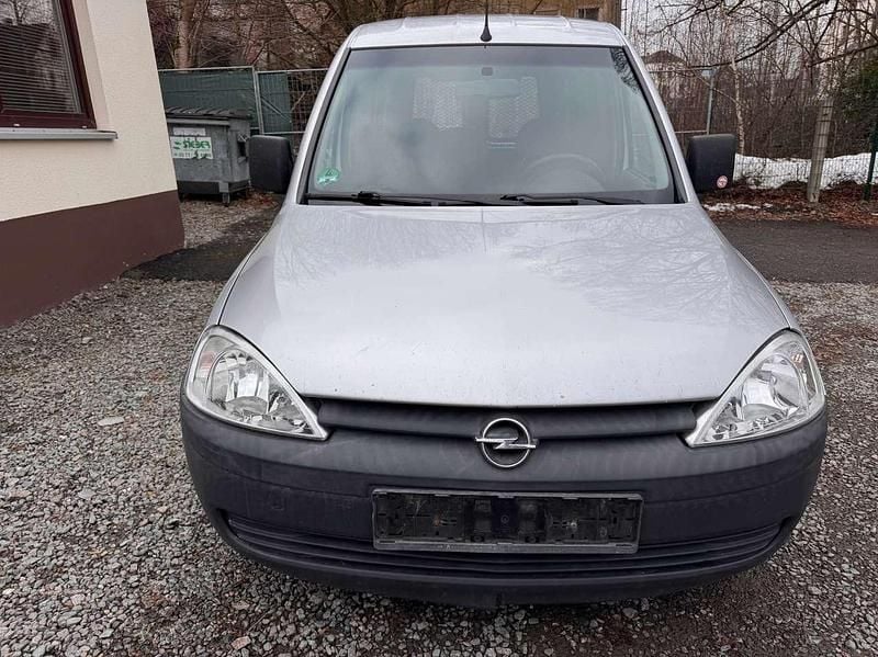 Gebraucht Opel Combo Comfort 87 PS (63 kW) 2002 Silber Van / Kleinbus
