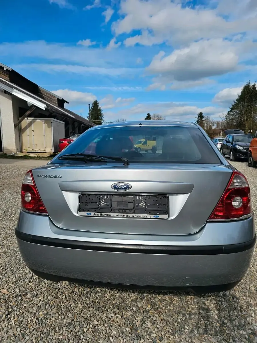 Gebraucht Ford Mondeo 110 PS (80 kW) 2005 Grau Kombi