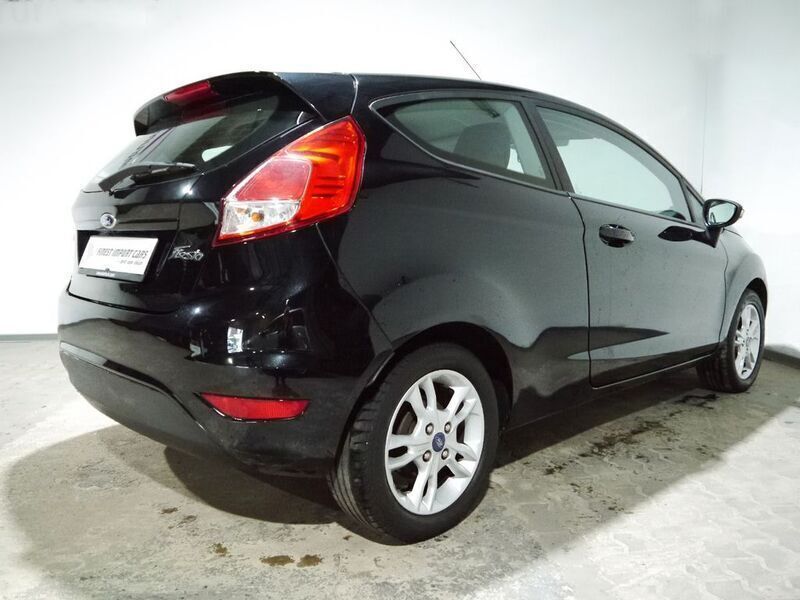 Gebraucht Ford Fiesta Trend 80 PS (58 kW) 2015 Schwarz Kleinwagen
