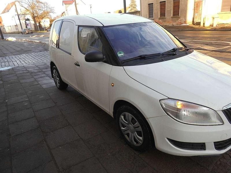 Gebraucht Skoda Roomster 90 PS (66 kW) 2012 Candyweiss Van / Kleinbus