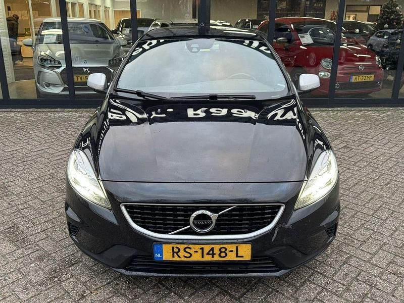 Gebraucht Volvo V40 Business Edition 150 PS (110 kW) 2018 Schwarz Limousine