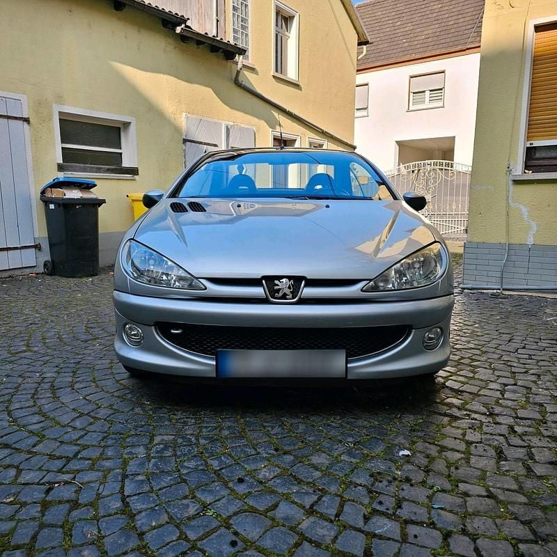 Gebraucht Peugeot 206 CC 109 PS (80 kW) 2005 Silber Cabrio