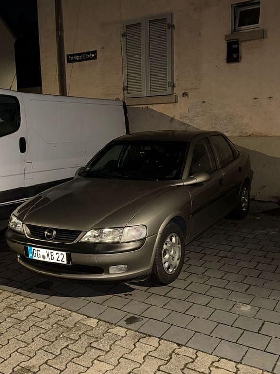 Gebraucht Opel Vectra 101 PS (74 kW) 1998 Limousine