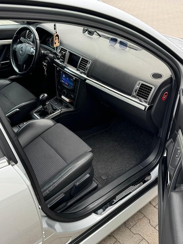 Gebraucht Opel Vectra 150 PS (110 kW) 2008 Silber Kombi