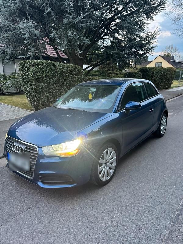 Gebraucht Audi A1 105 PS (77 kW) 2011 Blau Kleinwagen