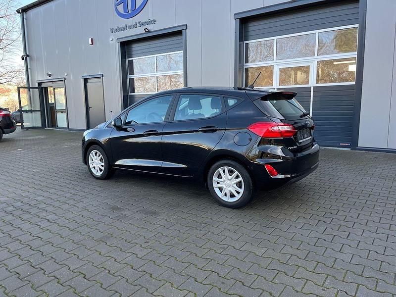 Gebraucht Ford Fiesta Cool & Connect 86 PS (63 kW) 2018 Schwarz Limousine