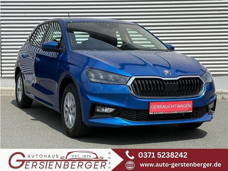 Raceblau metallic Gebraucht 2025 Skoda Fabia Selection Limousine | 18.960 € (Fairer Preis) - Bild 1/4