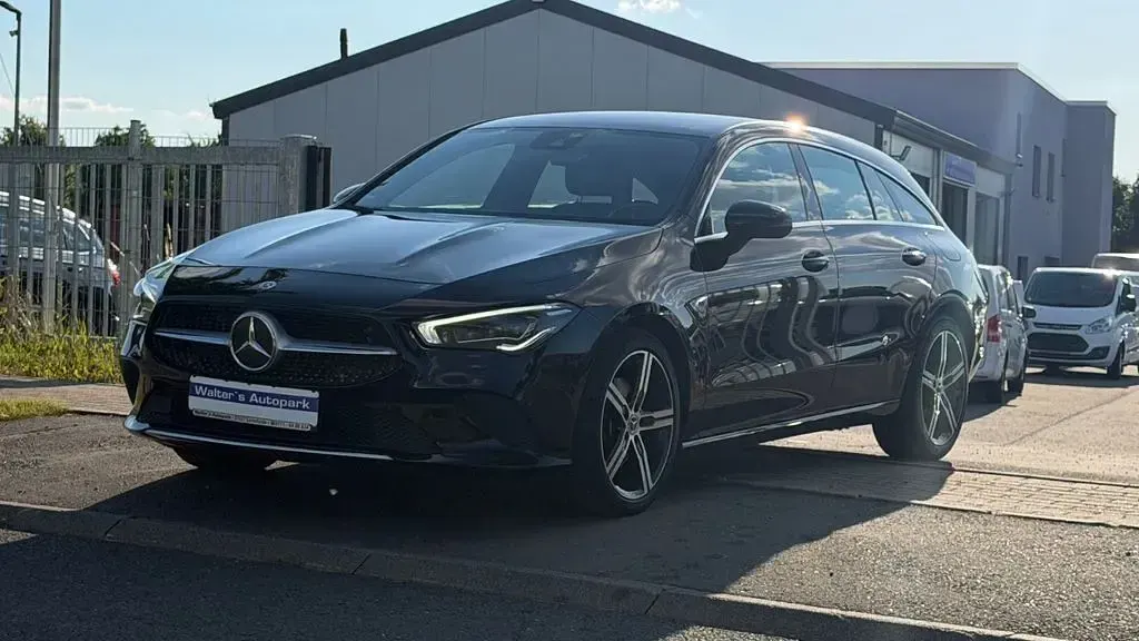 Gebraucht Mercedes CLA200 150 PS (110 kW) 2022 Schwarz Coupé