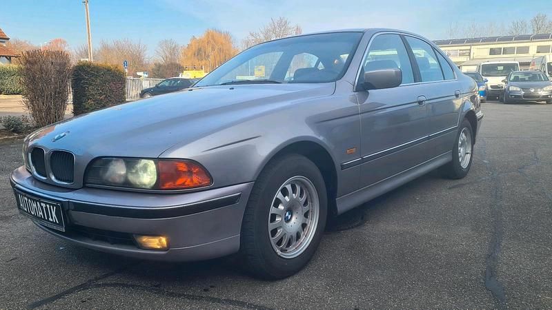 Grau Gebraucht 1999 BMW 528 Limousine | 1.999 € (Superpreis) - Bild 1/4