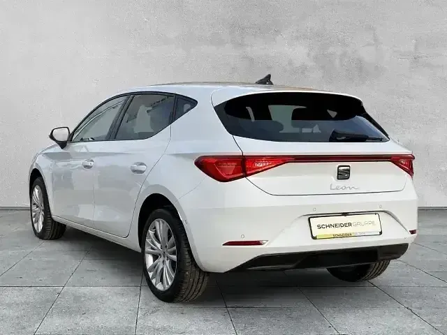 Używany Seat Leon Style 150 KM (110 kW) 2025 Biały Kombi